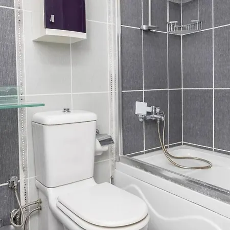 Comfortable Triplex 5 Min To The With Garden In 4*