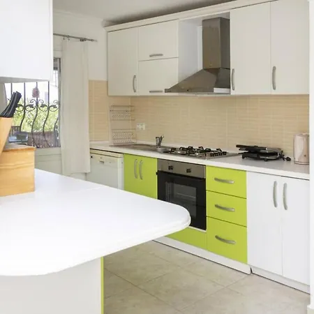 Comfortable Triplex 5 Min To The With Garden In Hotel